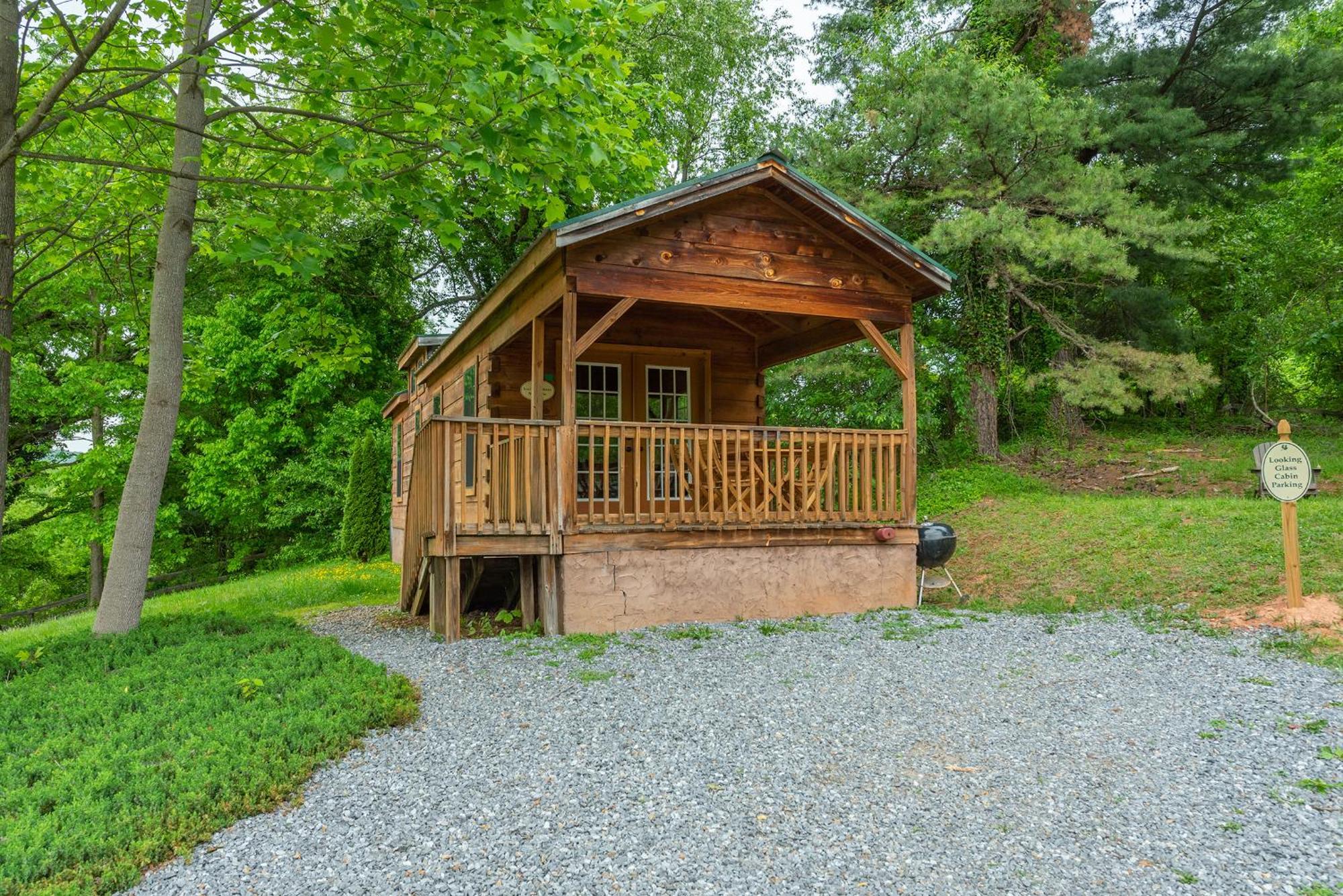 Engadine Inn And Cabins Candler Exterior photo